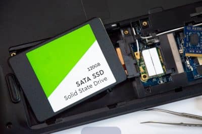 ¿Cómo instalar un disco SSD en tu portátil y mejorar su rendimiento?