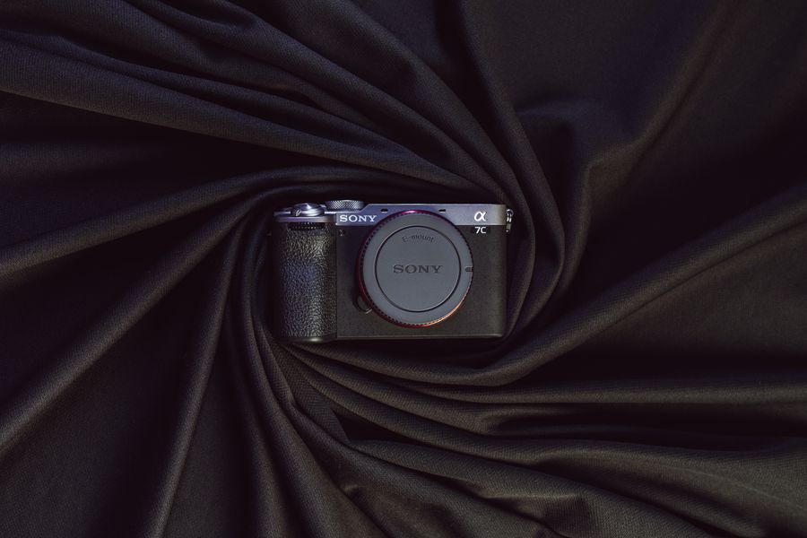 Cámara mirrorless moderna elegante