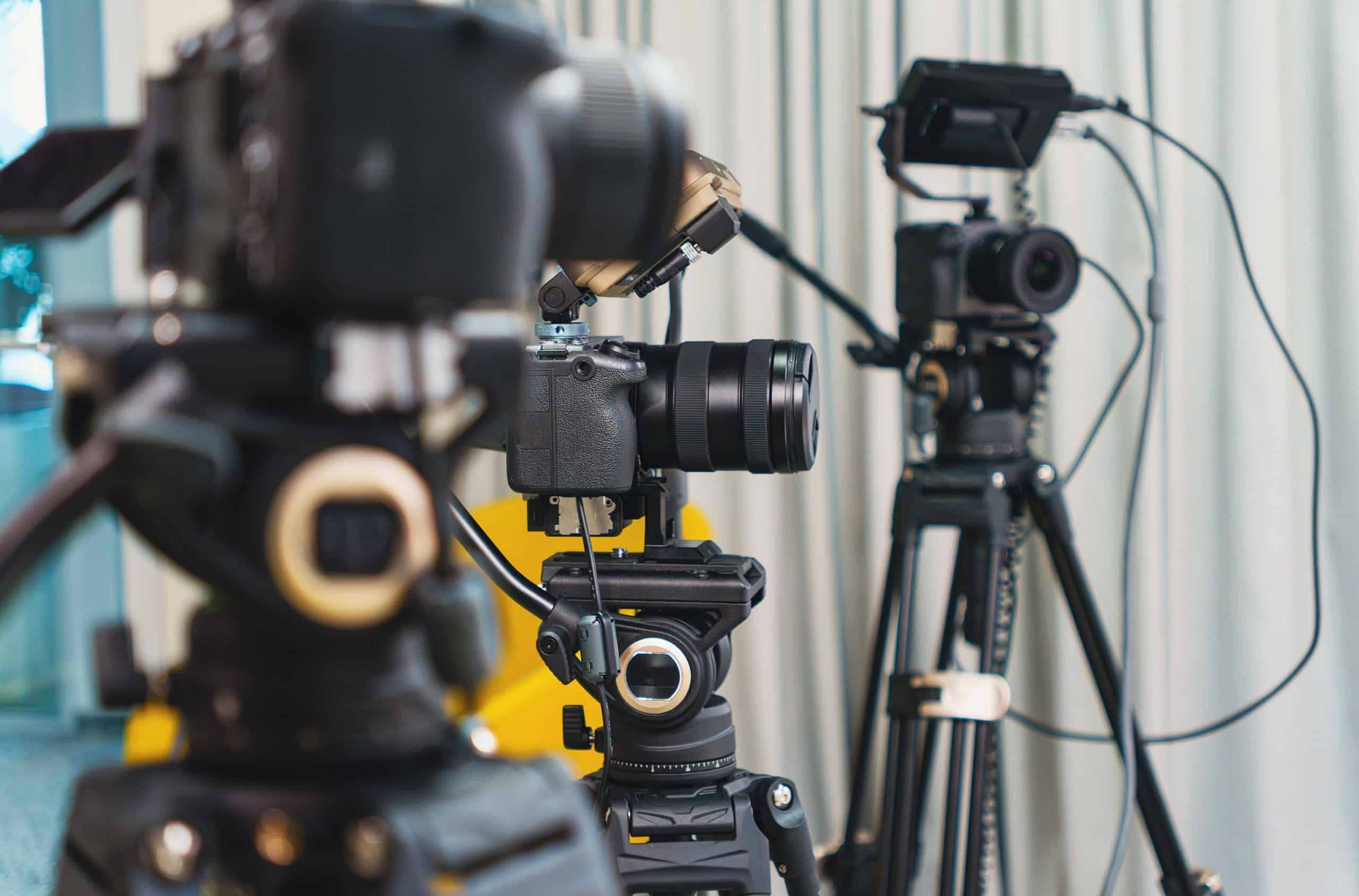 camaras profesionales streaming 1 scaled Cámaras profesionales para streaming