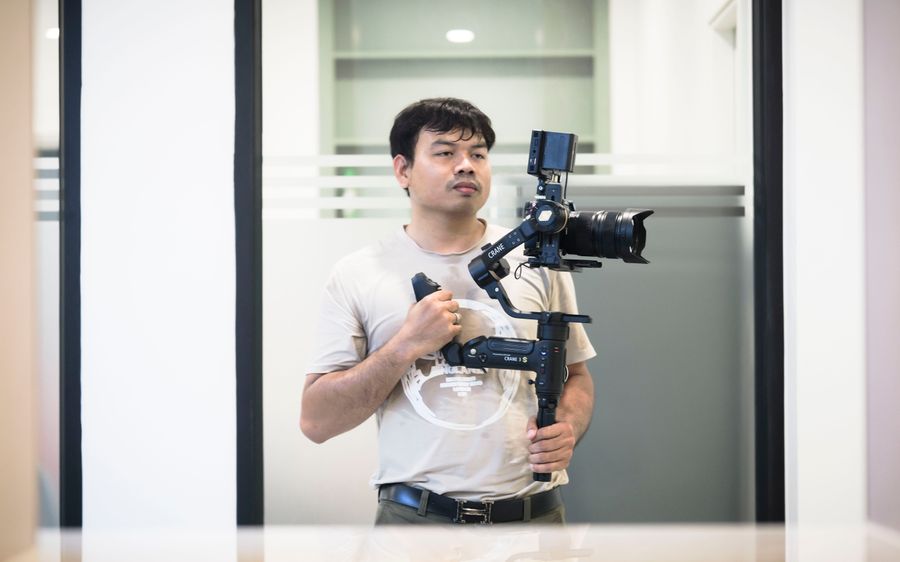 camara dslr gimbal estabilizador 2 Cámara DSLR con gimbal estabilizador