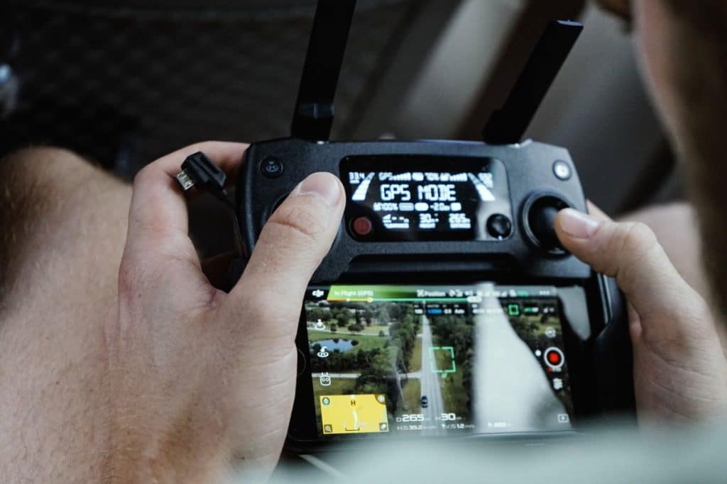 control remoto drone gps Control remoto de drone con GPS